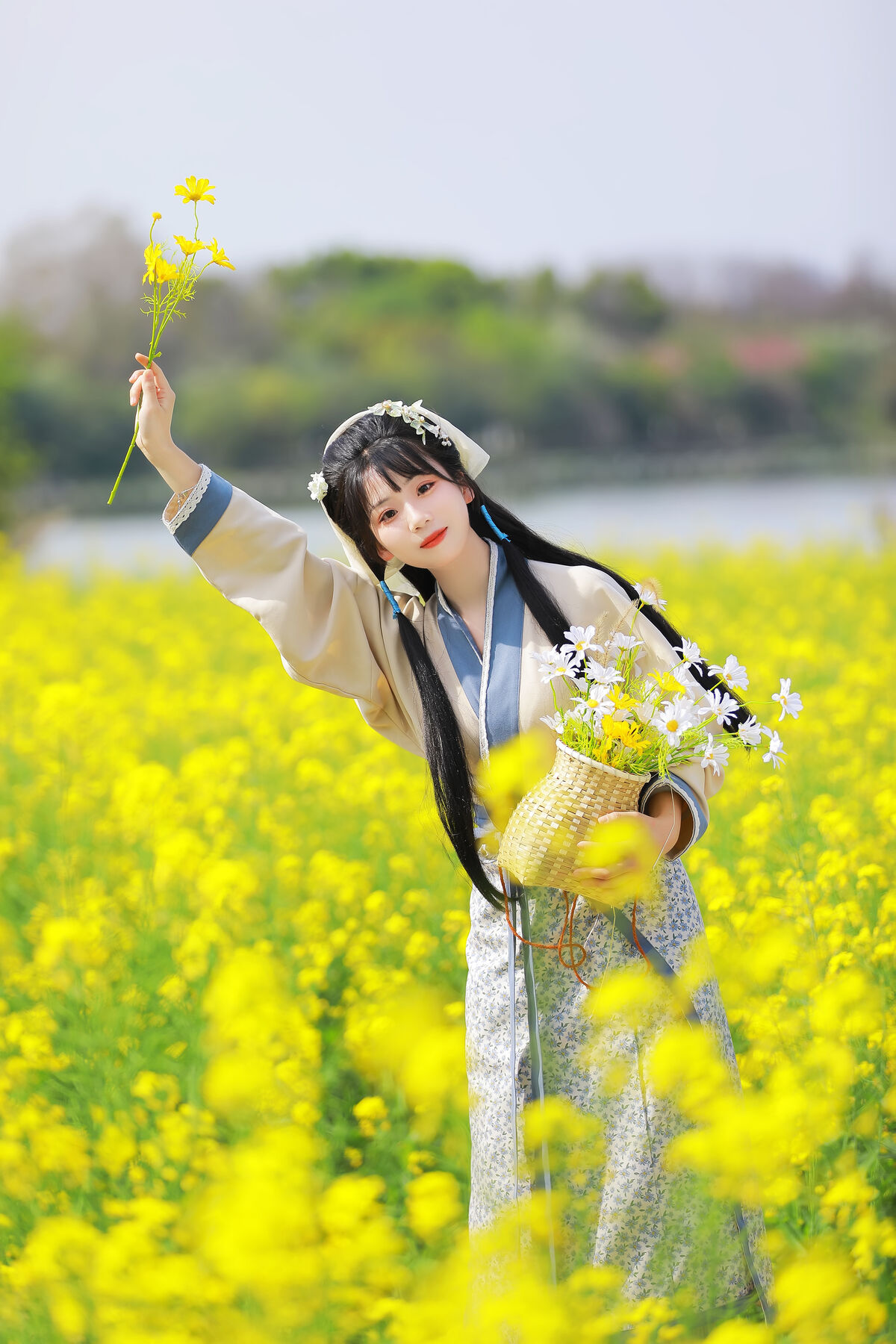 YiTuYu艺图语 Vol.8416 周周Ay (26P)
