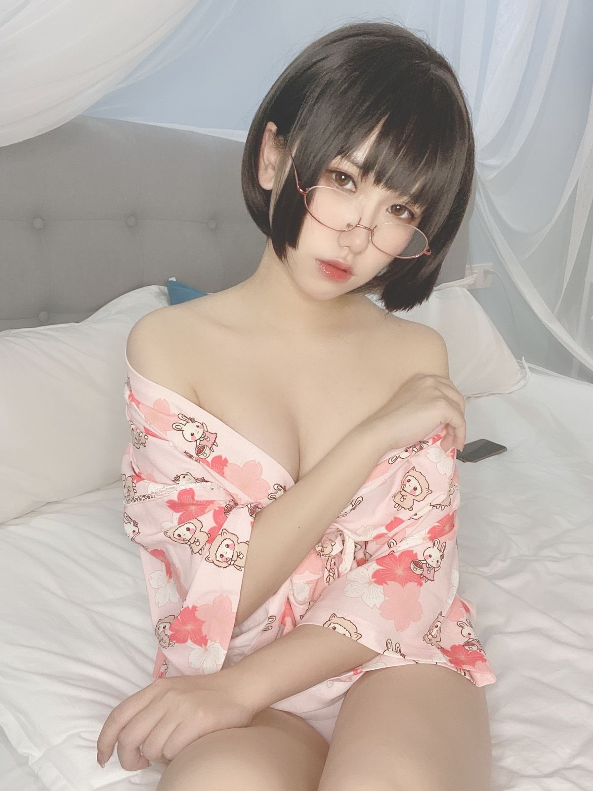 Coser@芋圆侑子 – 少妇 Part1 (58P – 8V)