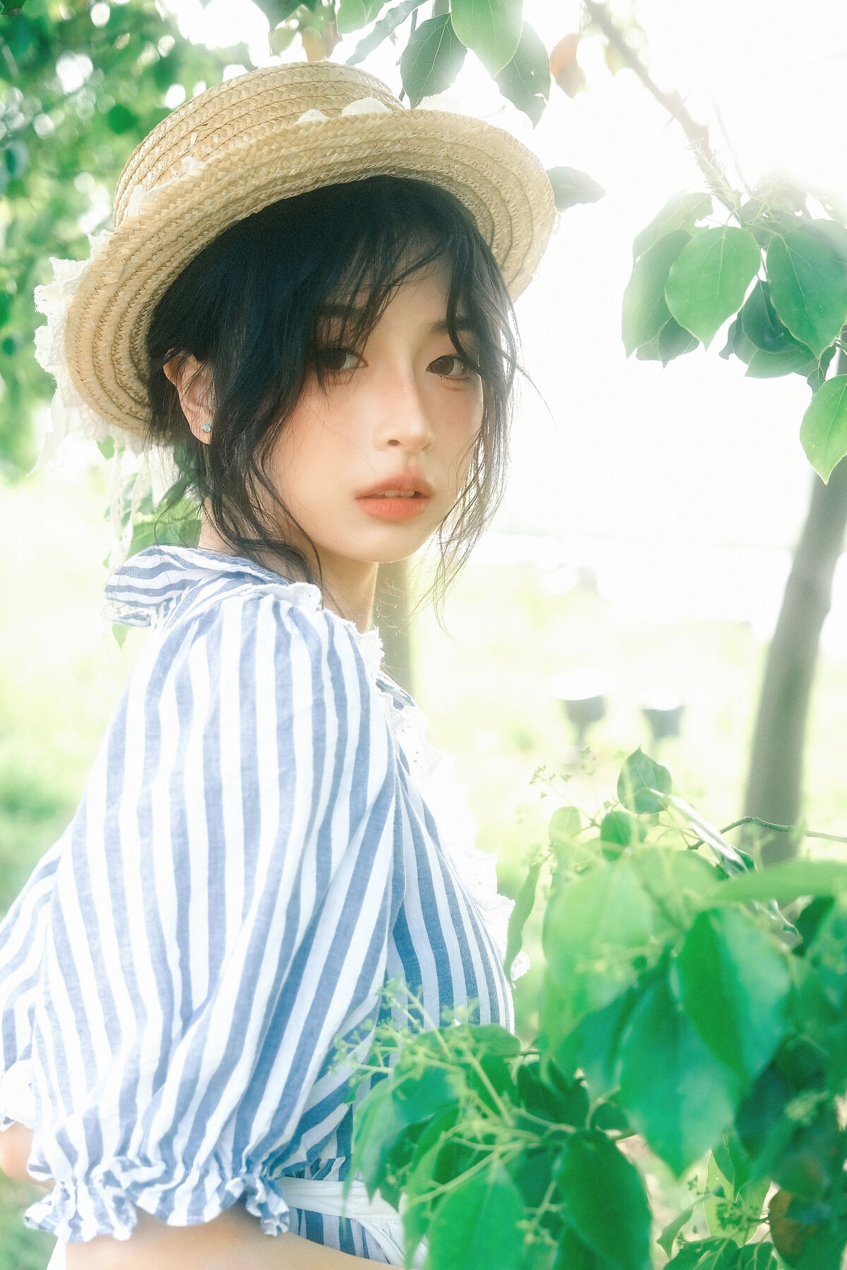 YiTuYu艺图语 Vol.8392 小满 (20P)