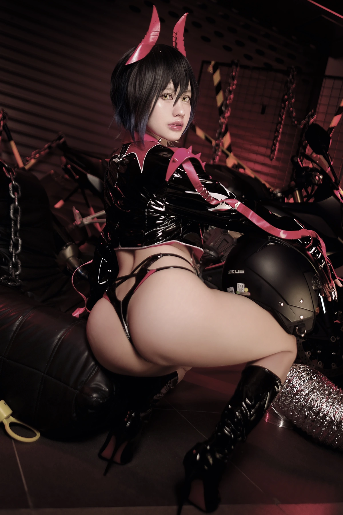 Cosplay PingPing平平 – Rossana NIKKE