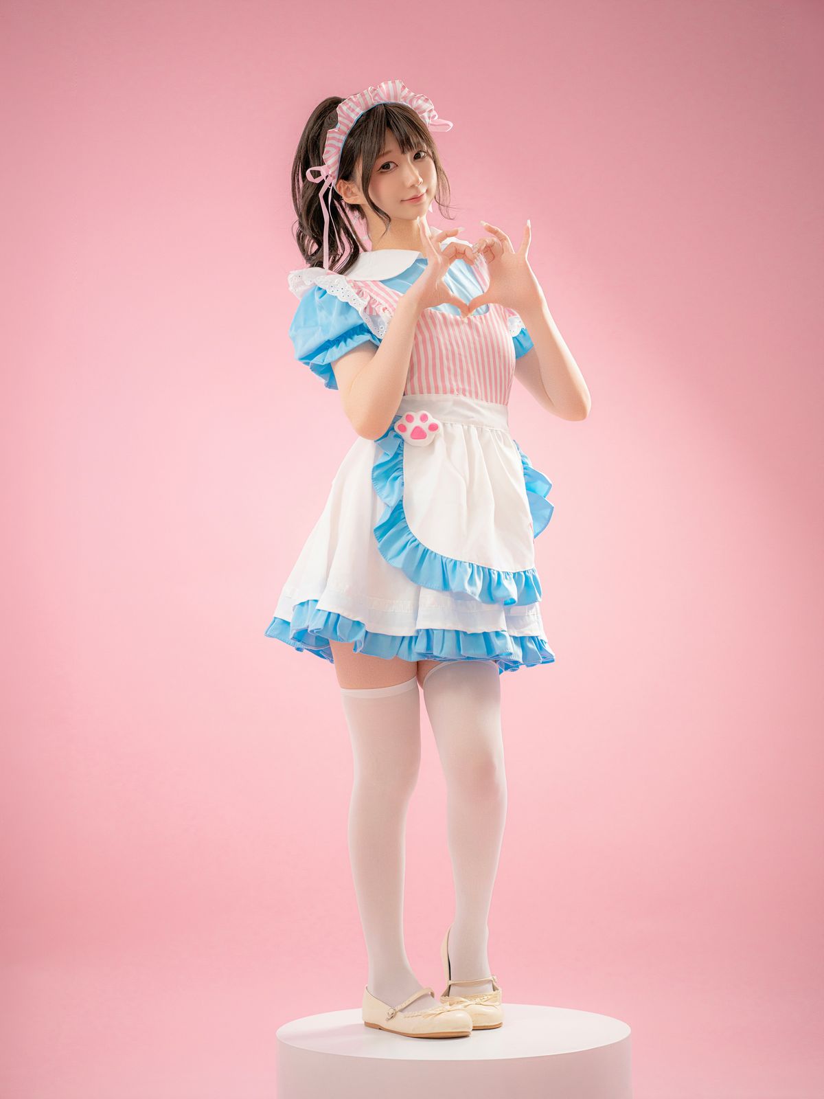 Coser@NAGISA魔物喵 – メイド喫茶 (91P)