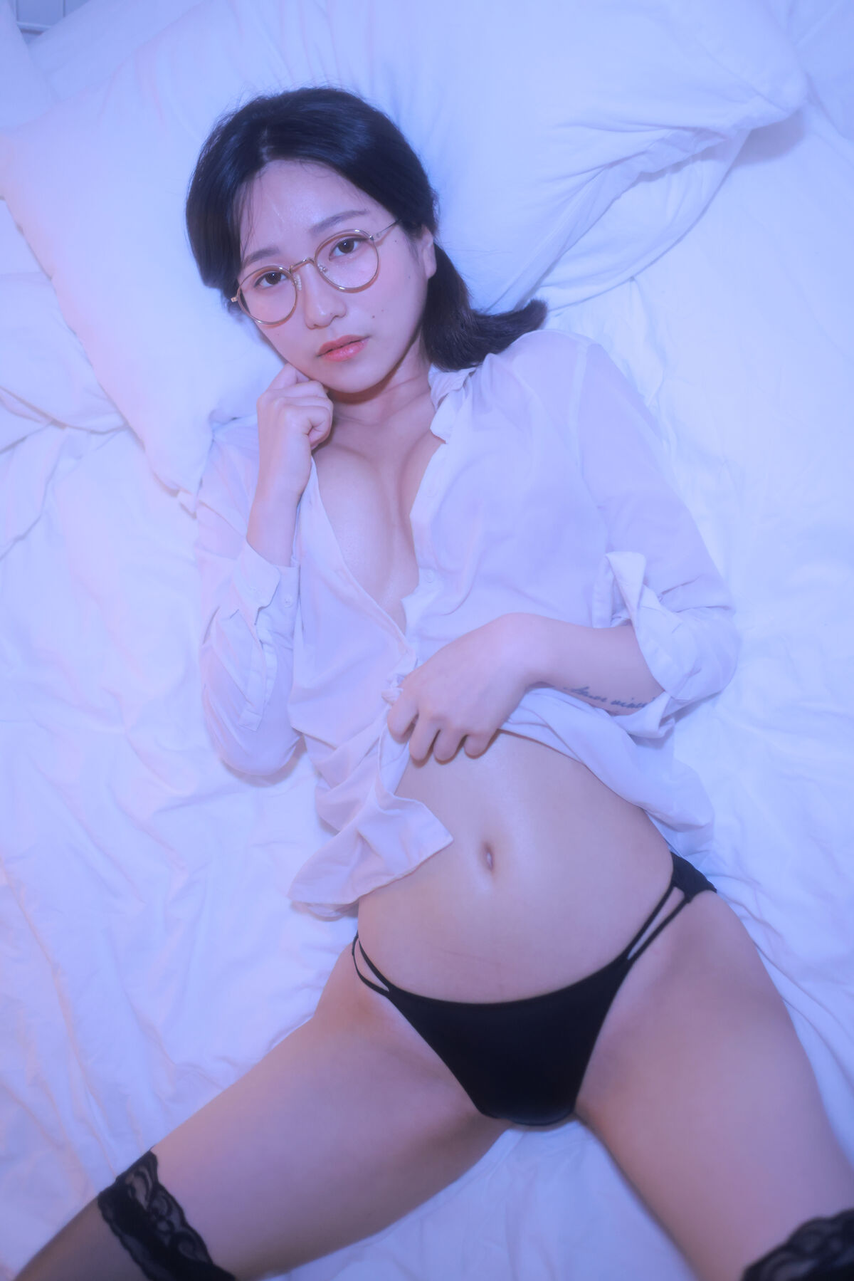 Sehee 세희 – Glasses Shirt Part1