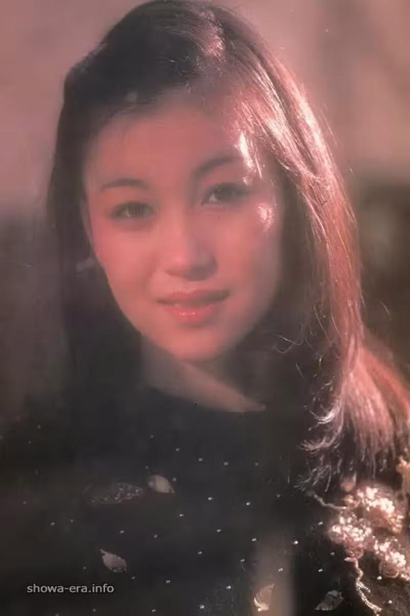 Ayako Mitsui色情明星在Ura-Books肉體抽搐中(58p)