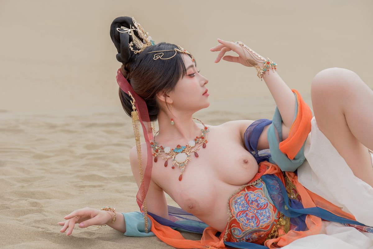Coser@年年Nnian – 飞天 (64P)