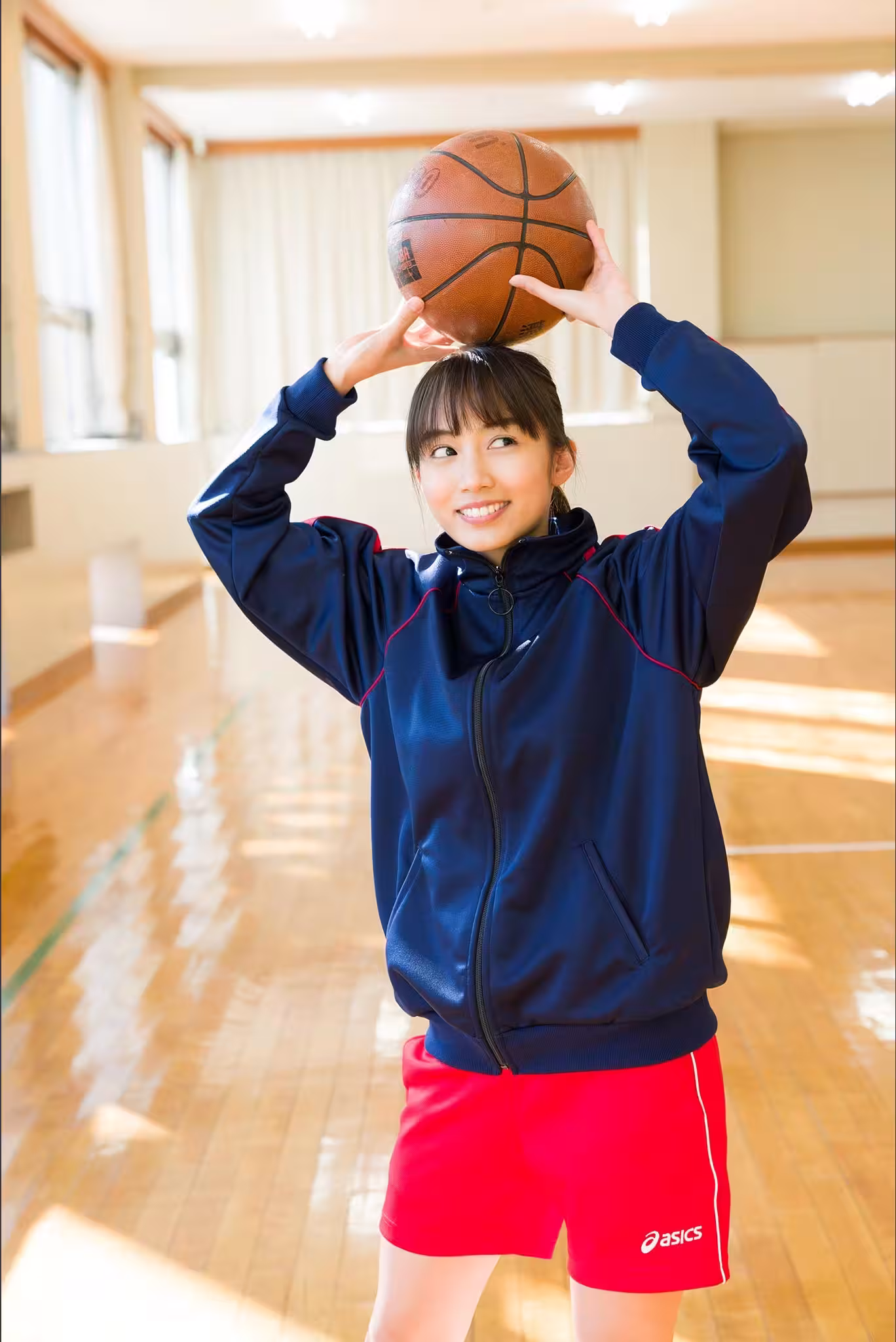 黑色hikari神圣美麗的女孩Spisan Gravure攝影書（41p）