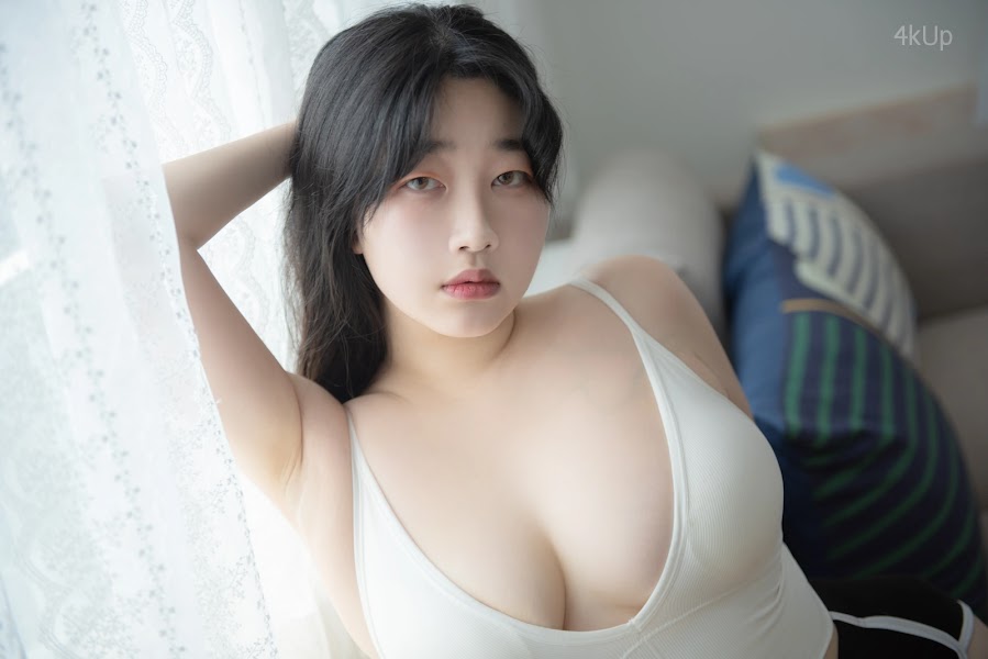 Soonj1n (순진이) Bikini & Dolphin