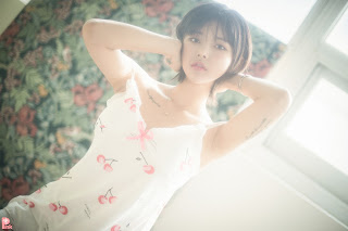 [PINK] U.Hwa (은유화) – Floral
