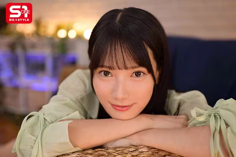 ((動圖)Sakakibara Moe這個美麗的女孩給一個性感的口交和一個快樂，巨大的面部射液(18p)