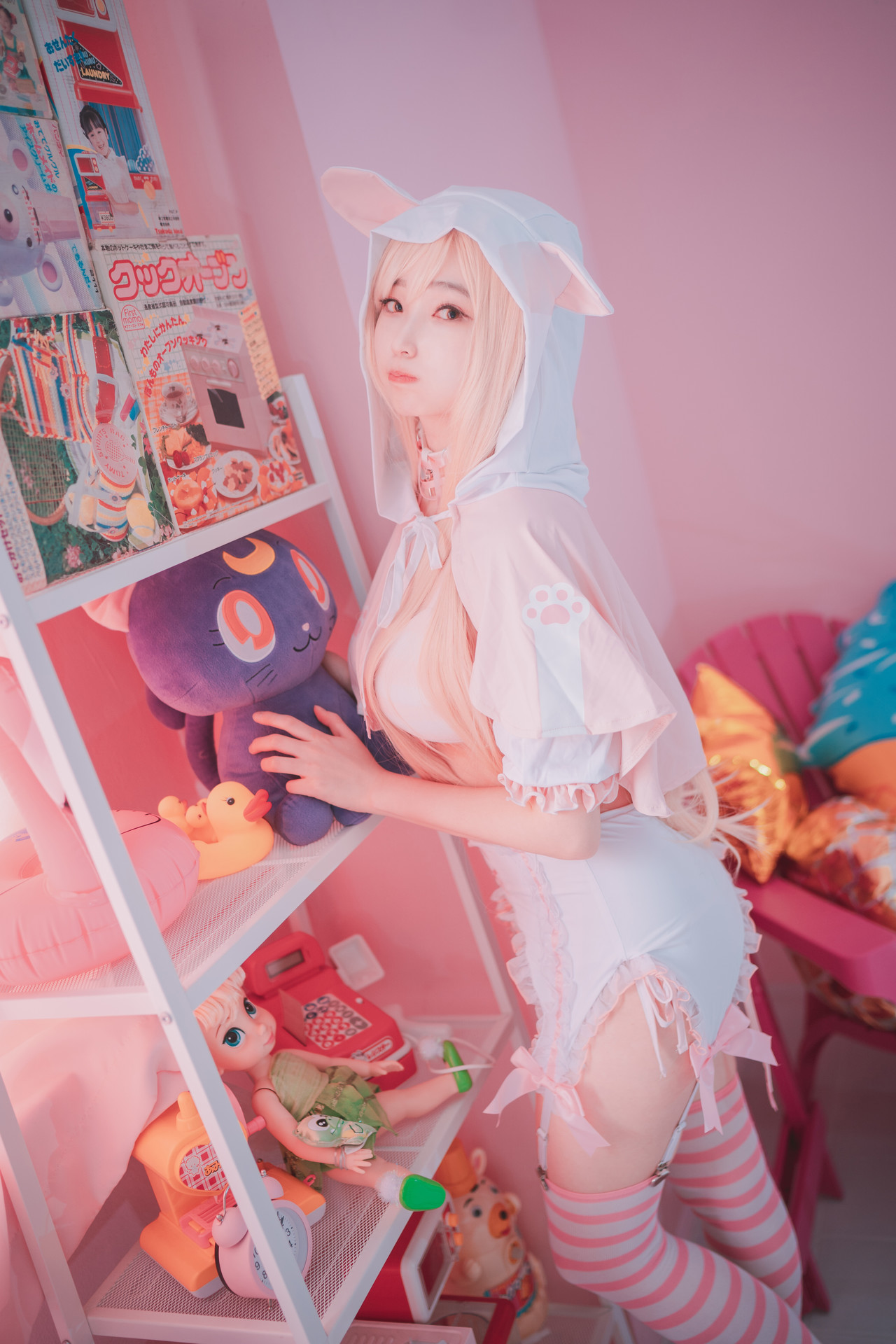Bambi 밤비, DJAWA ‘Angel de Rosa’(55P)