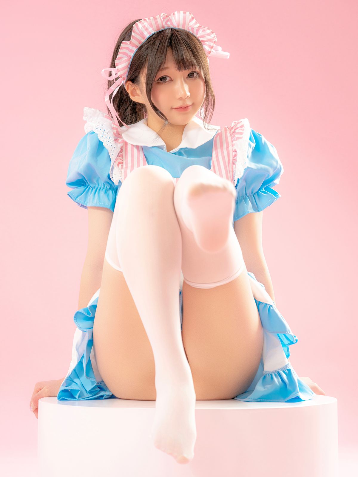 Coser@NAGISA魔物喵 – メイド喫茶 (91P)