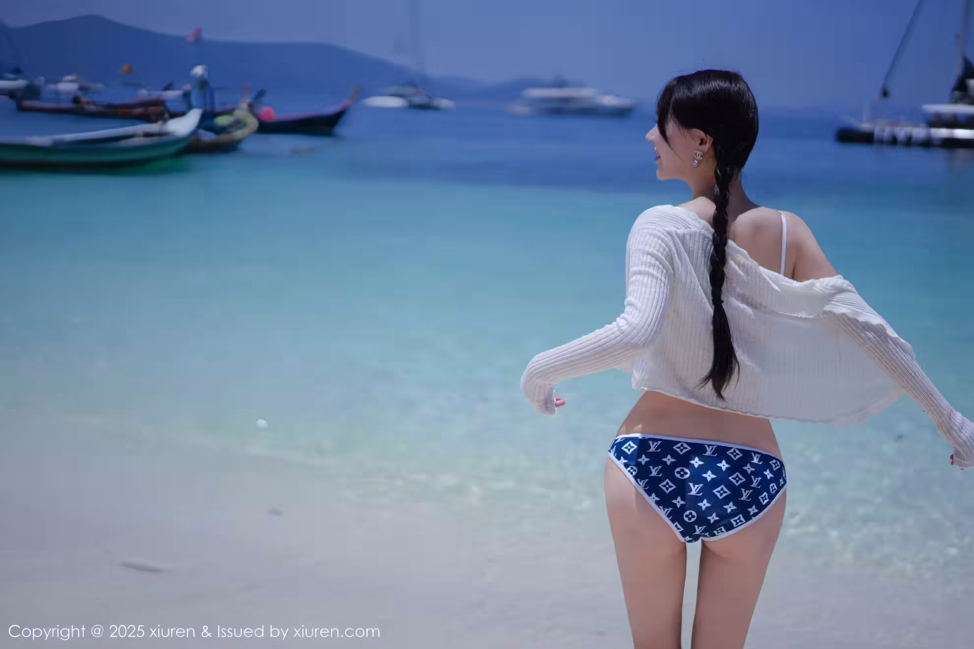 (XIUREN秀人網)2025.08.28 Vol.10699 心上可Flora 完整版無水印寫真(65P)