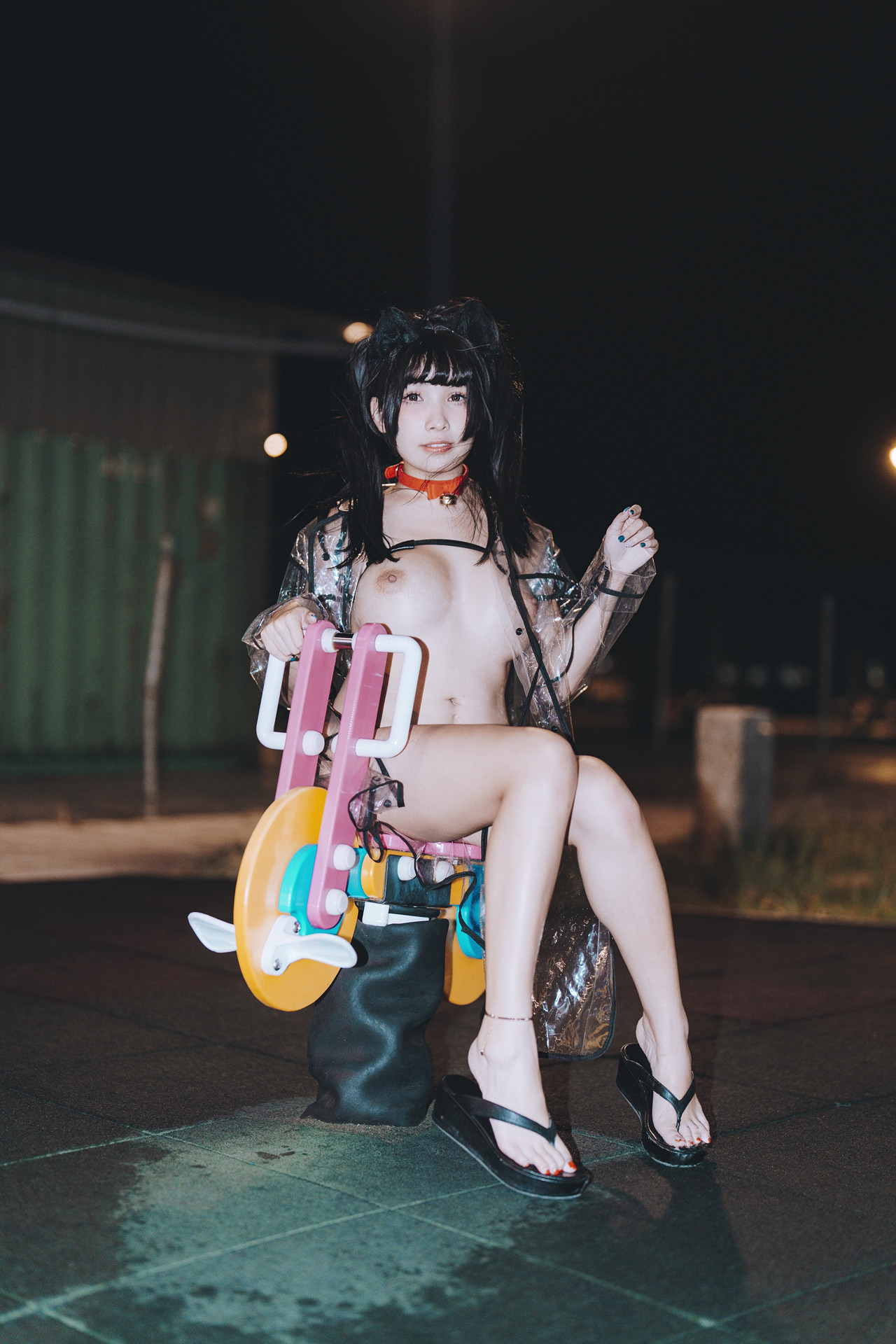 慕慕Momo, ヌード写真集 溜雨衣貓貓 Rainy Day