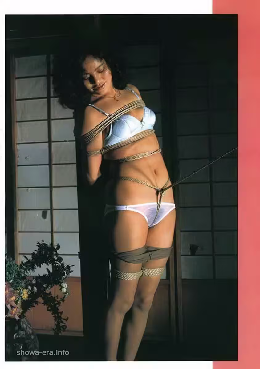 Rina Yamashita色情明星在Urabon-Books Paper Diffs不存在的區域(52p)