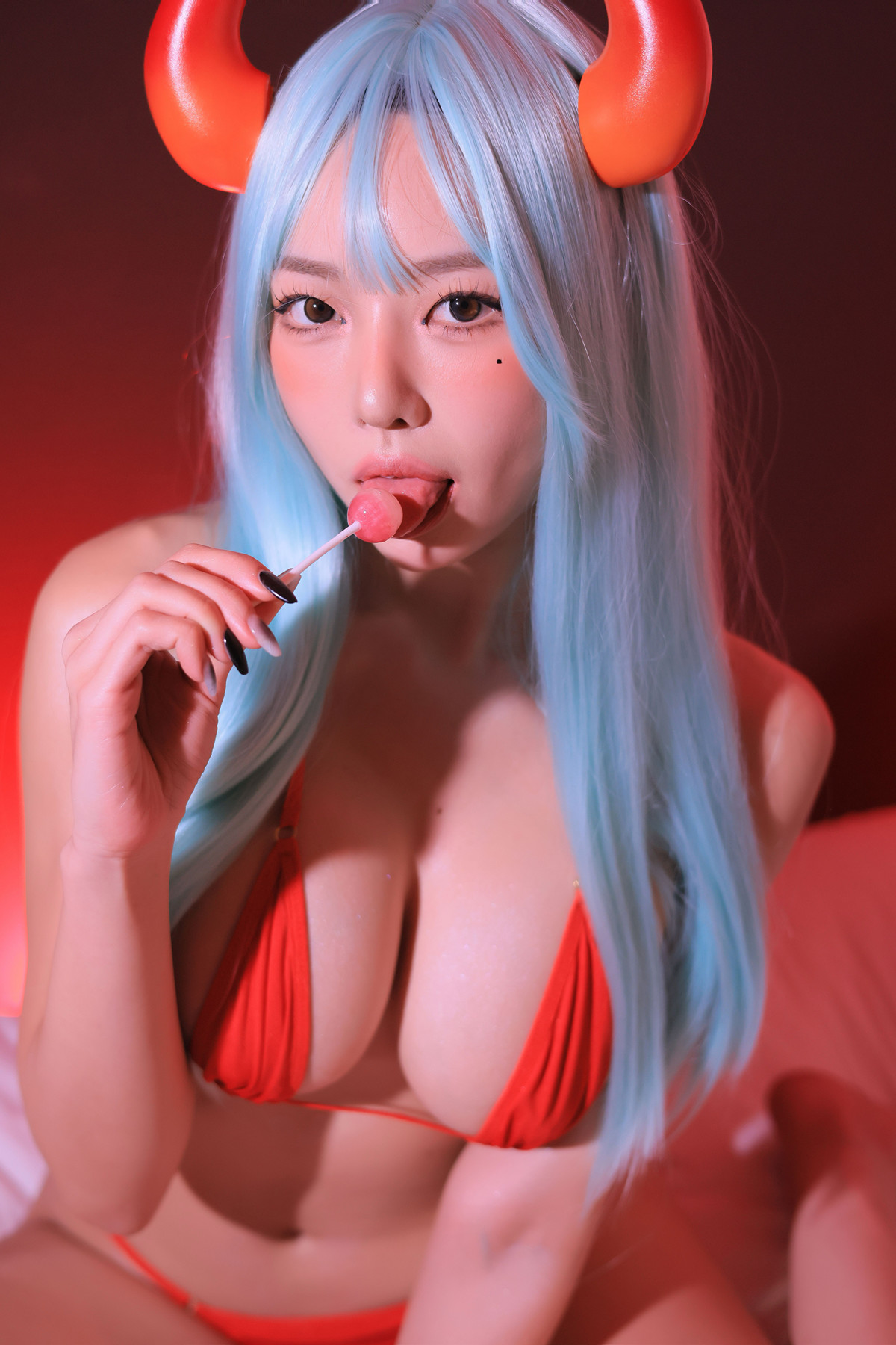 Dongeuran 동그란, PhotoBook 「Red Succubus」 Set.04(51P)