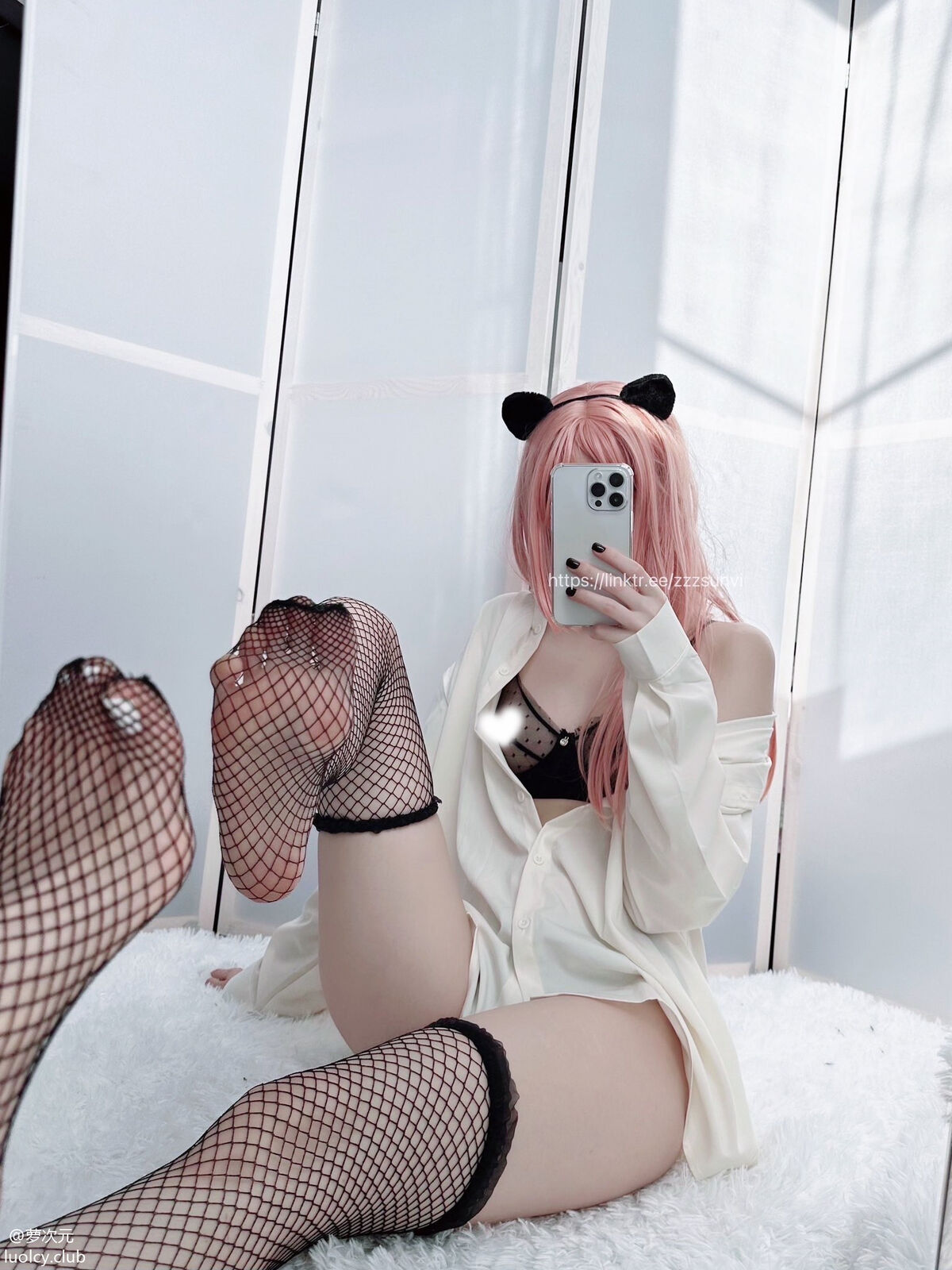 Coser@zzzsunvi – 顶级Cos白虎萝莉美女 治愈系少女的温馨日常 Part01 (65P – 4V)