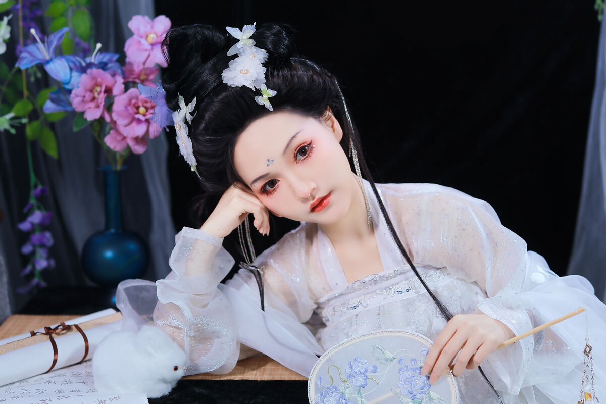 YiTuYu艺图语 Vol.8404 焚香小也 (23P)