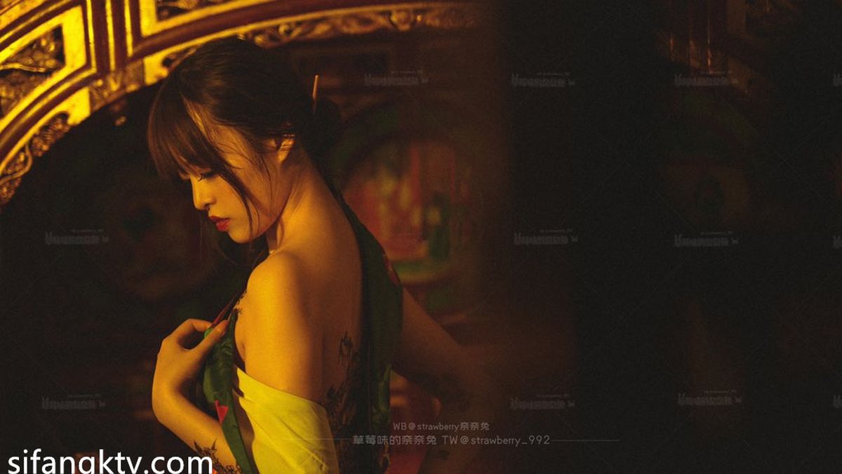 Coser@草莓味奈奈兔 – 付费福利私拍合集 Part4 (54P)