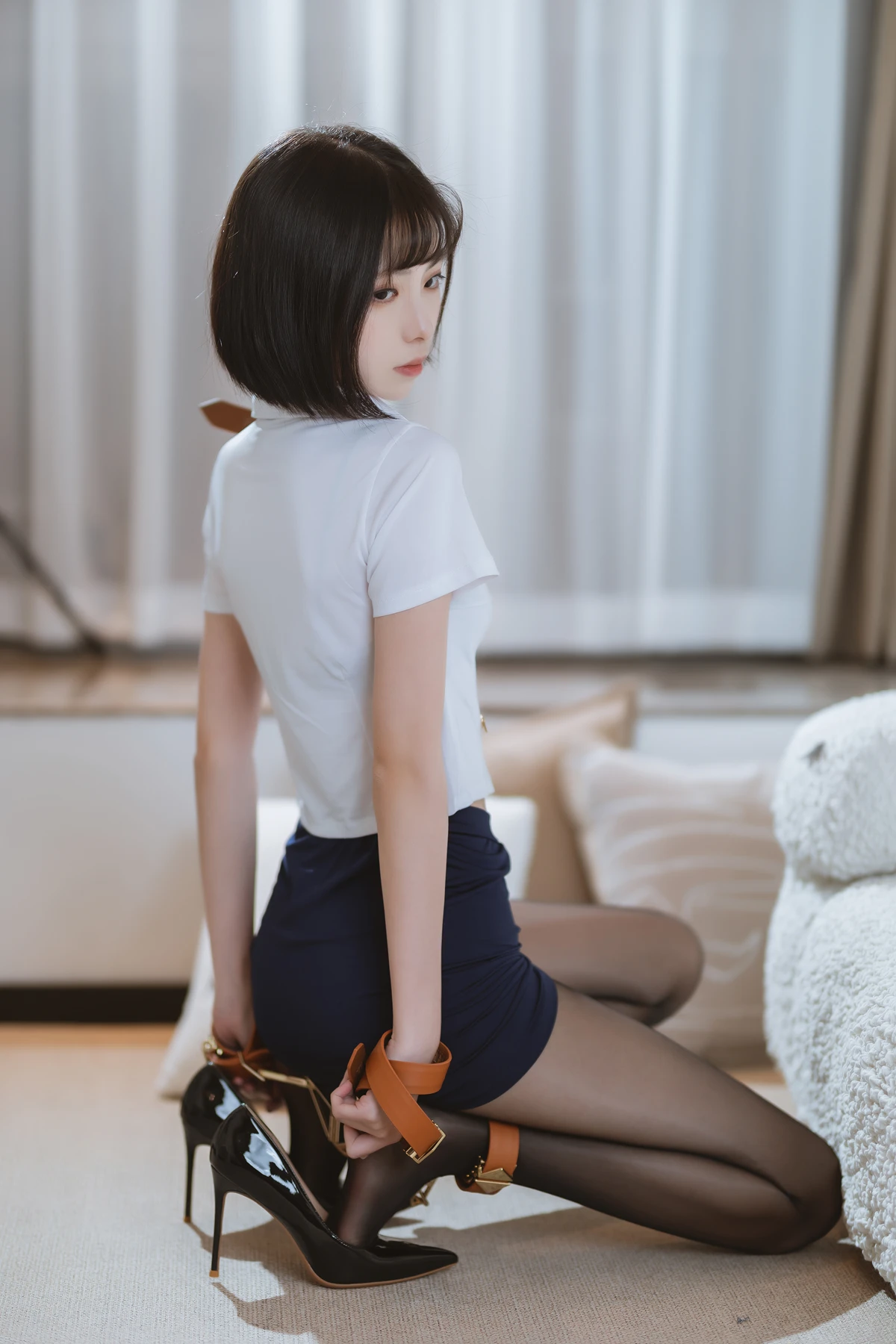 Cosplay 许岚LAN – 束缚黑色丝袜