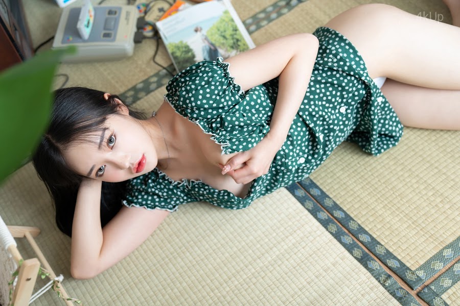 Leeae (이아이) Hot Vacation