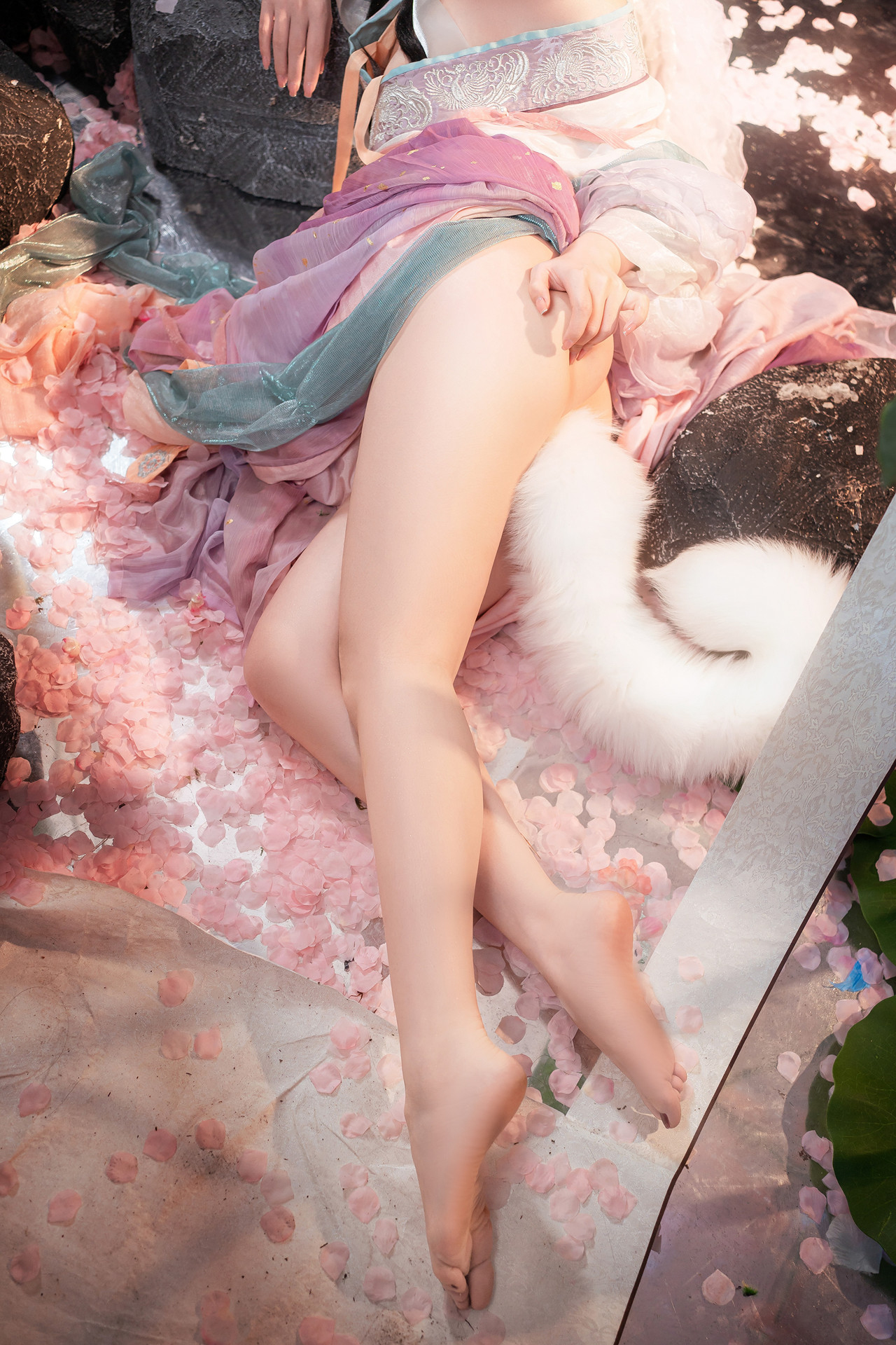 Nekokoyoshi 爆机少女喵小吉, 写真集 绮怀