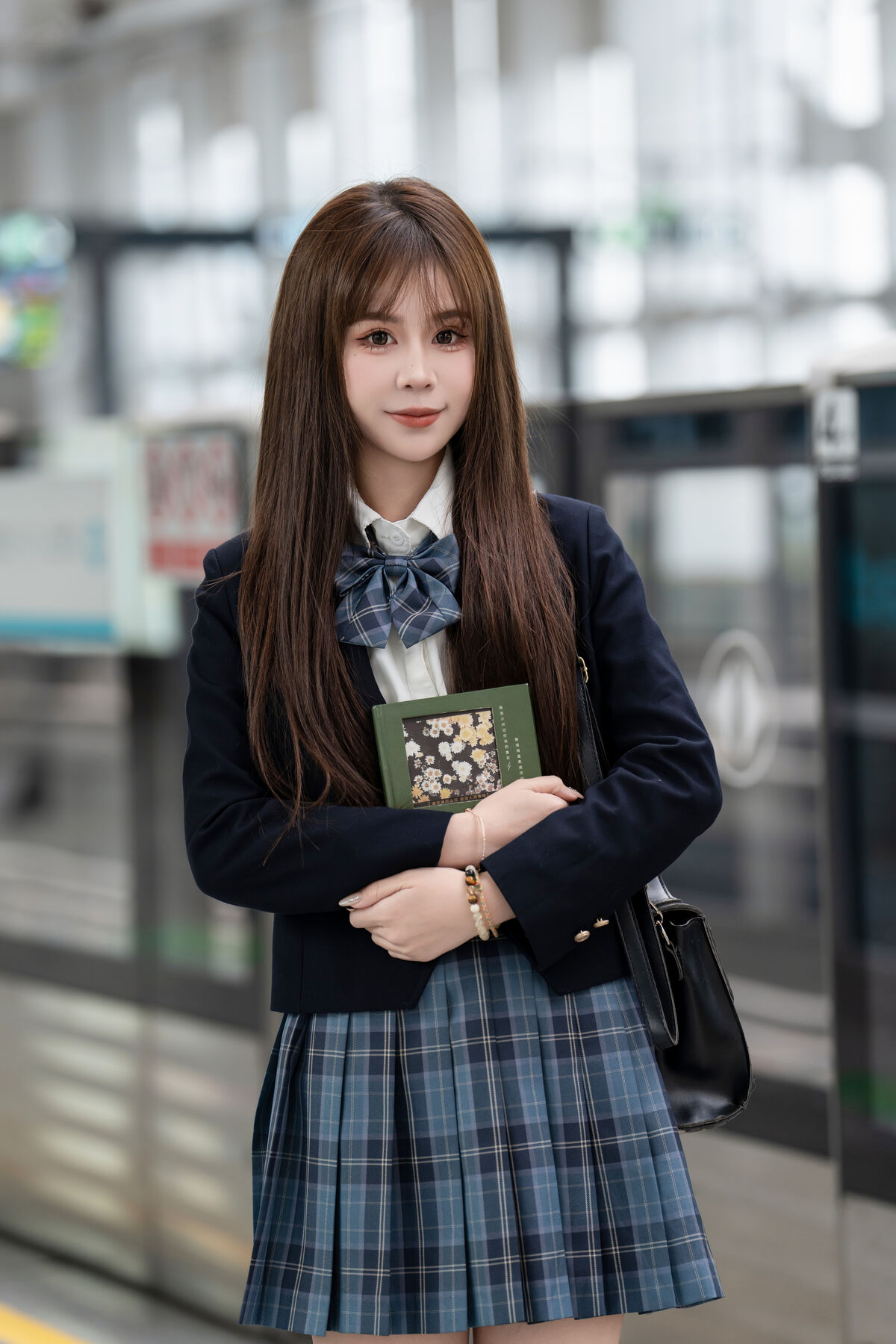 YiTuYu艺图语 Vol.8426 泡芙小方 (26P)