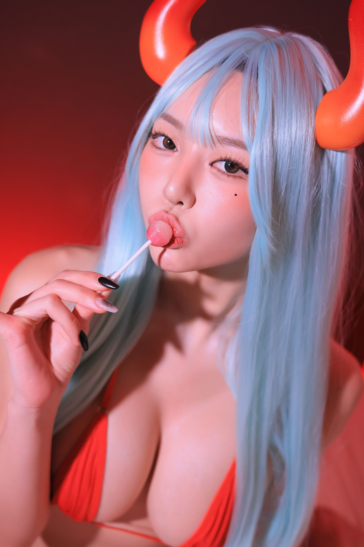 Dongeuran 동그란, PhotoBook 「Red Succubus」 Set.04