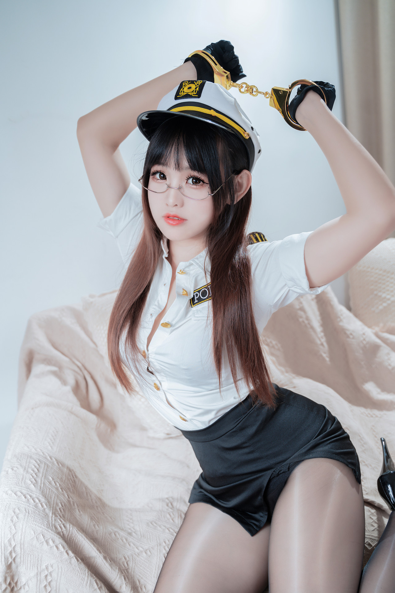 Cosplay miko酱ww 缠绕女警(32P)