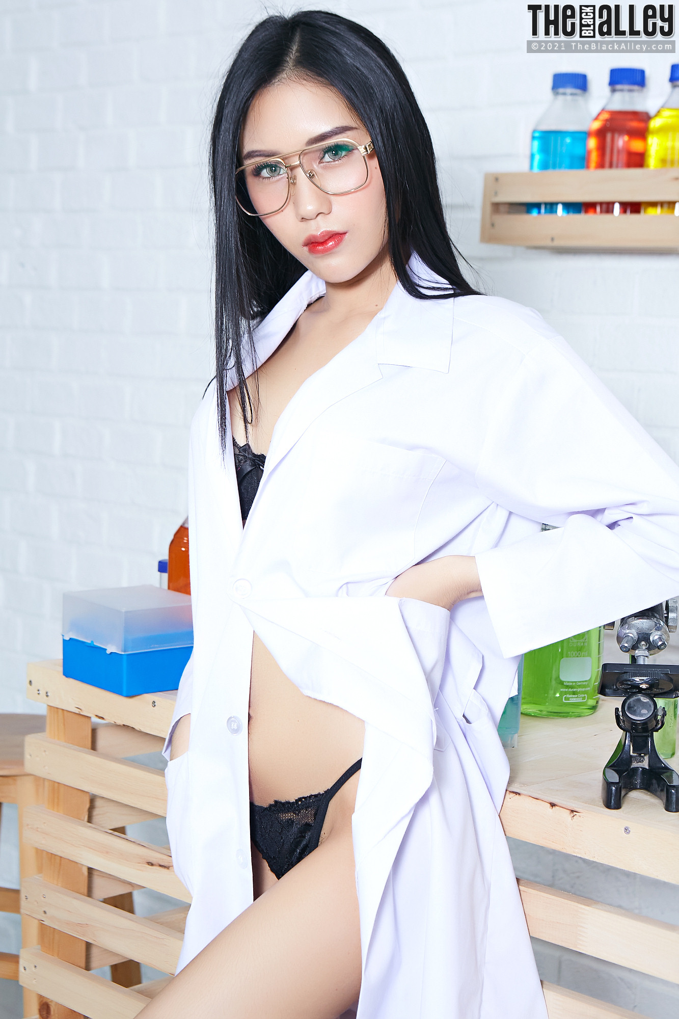 Evelynne The Black Alley Photobook Set.02(100P)