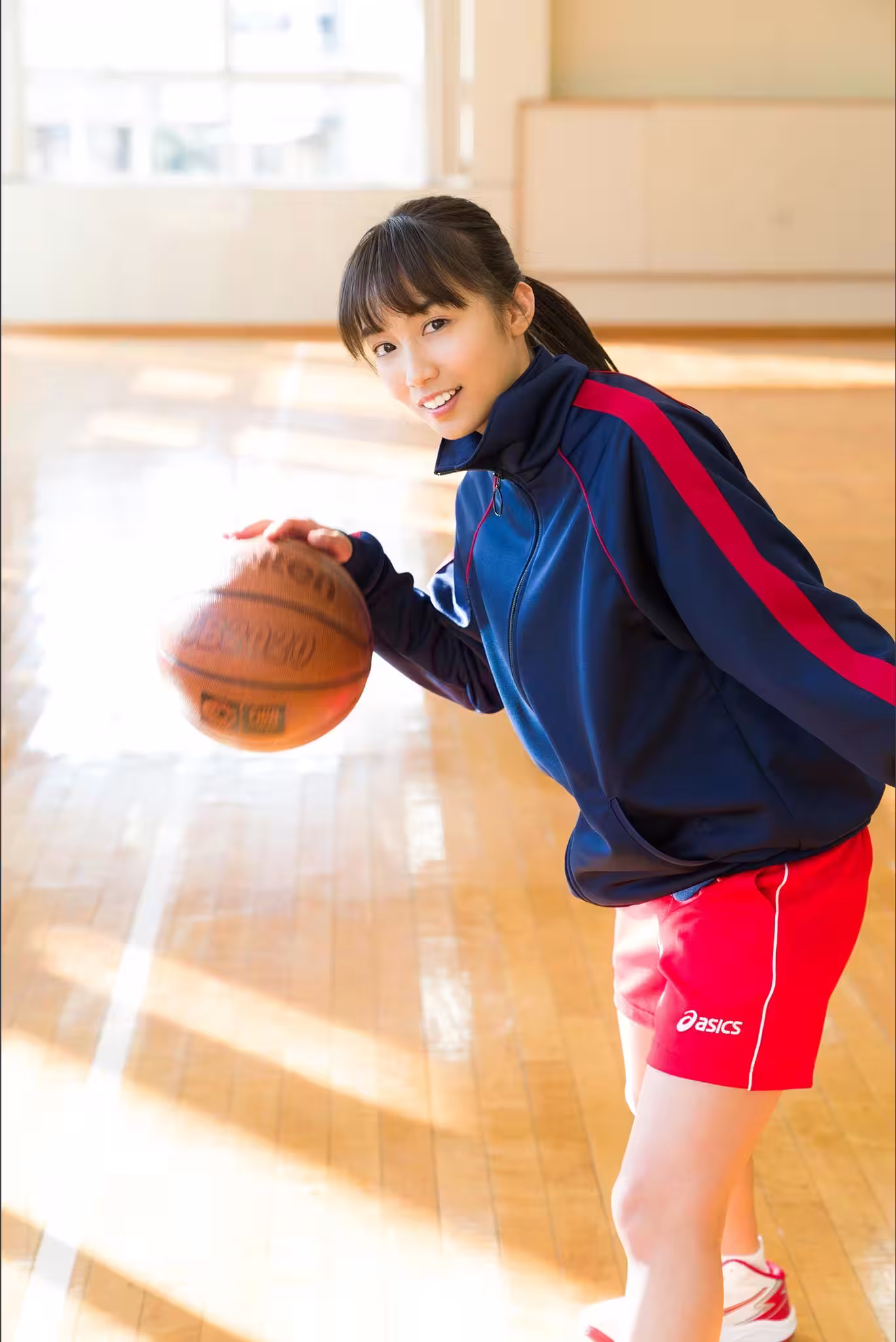 黑色hikari神圣美麗的女孩Spisan Gravure攝影書（41p）