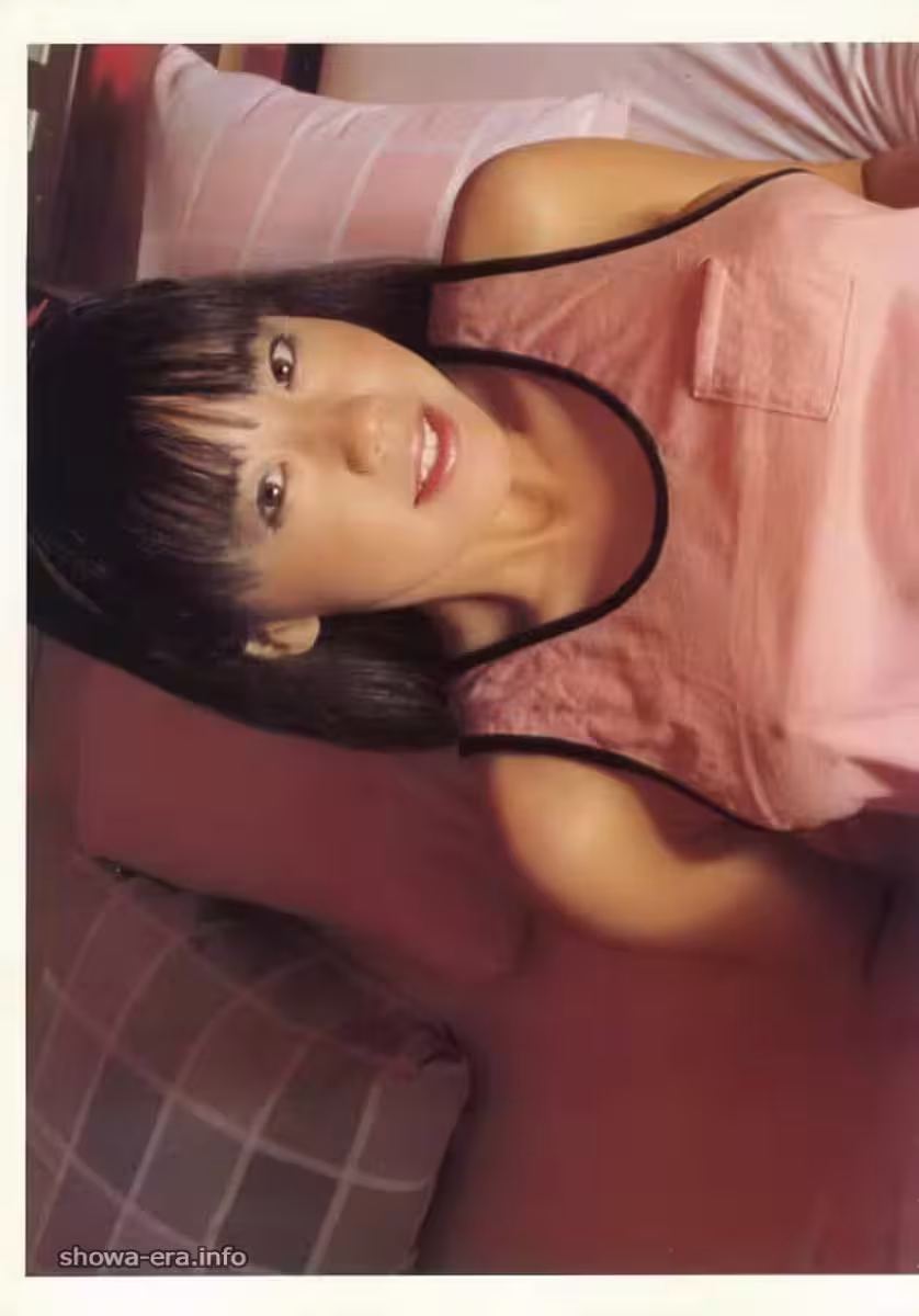 Mika Takamizawa色情明星在Urabon-Books中，讓我們和一個女孩Ayumi(65p)