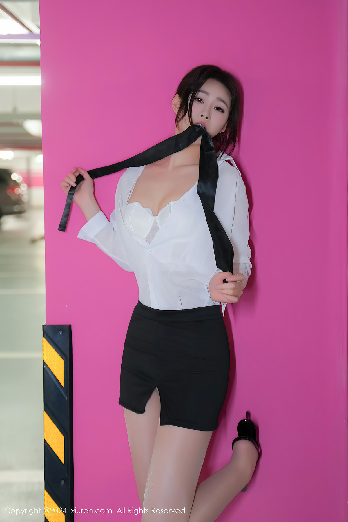 XiuRen秀人网 No.8613 软糖爱喝奶Ruantangaihenai