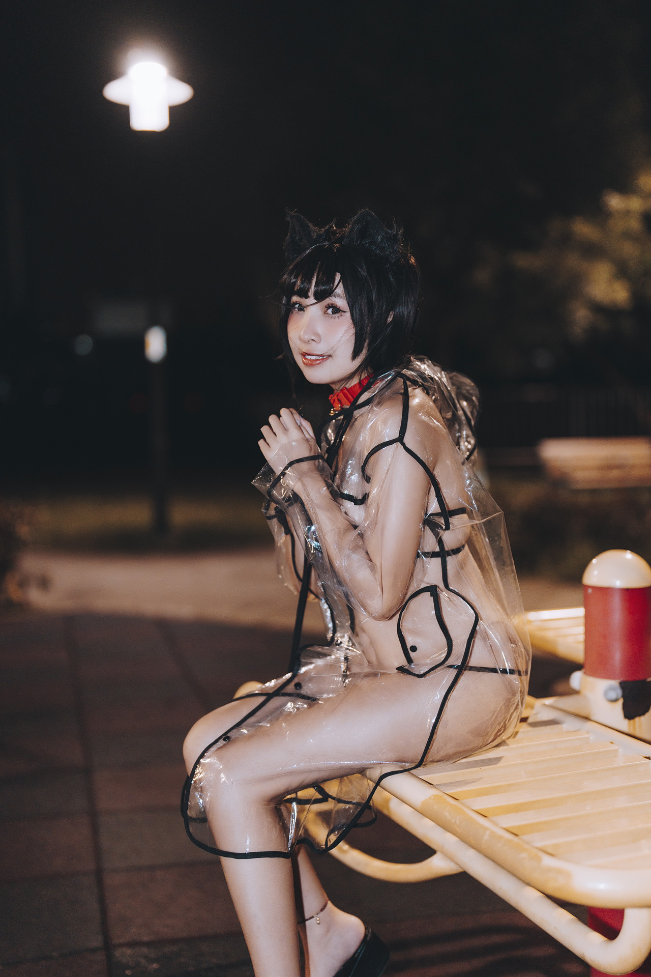 慕慕Momo, ヌード写真集 溜雨衣貓貓 Rainy Day