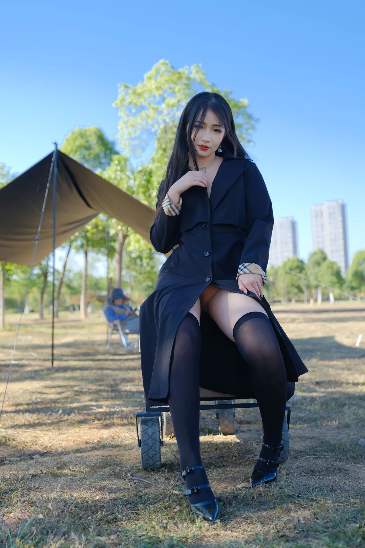 小泽 – 黑色丝袜女同事 户外露出 Set.02(91P)