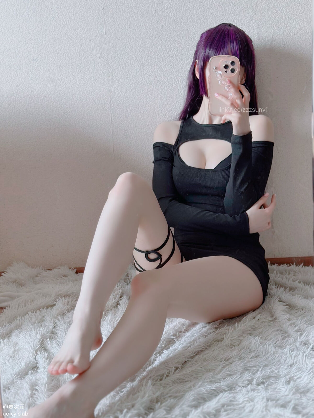 Coser@zzzsunvi – 顶级Cos白虎萝莉美女 治愈系少女的温馨日常 Part01 (65P – 4V)