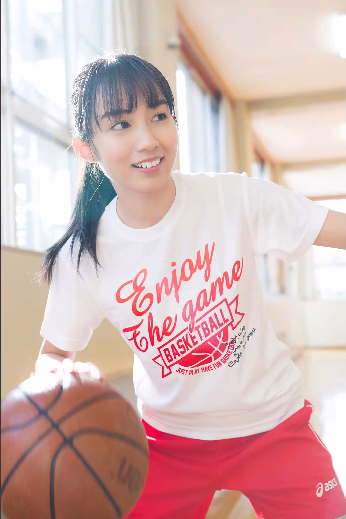 黑色hikari神圣美麗的女孩Spisan Gravure攝影書（41p）
