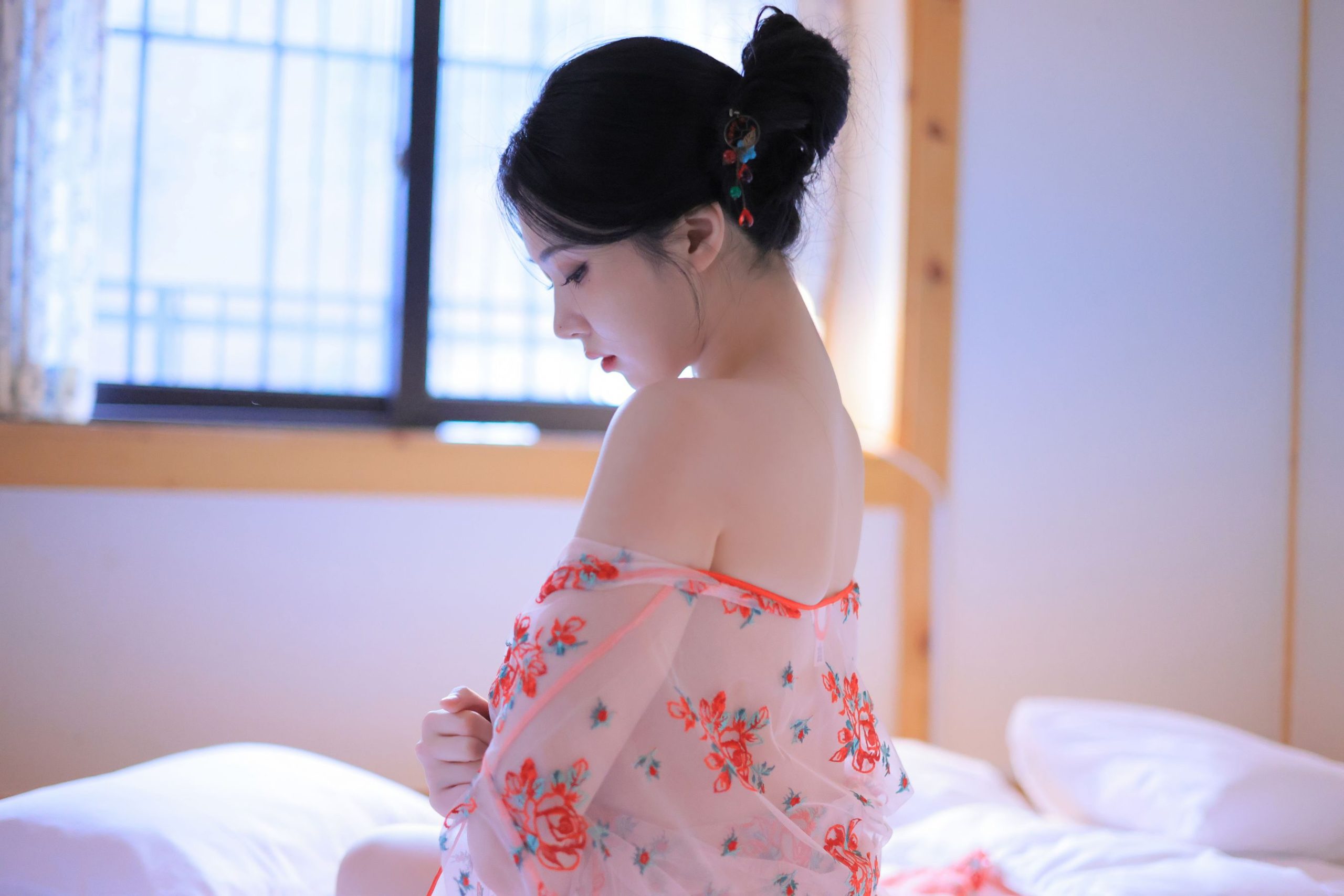 Yeonwoo - Heat - 1
