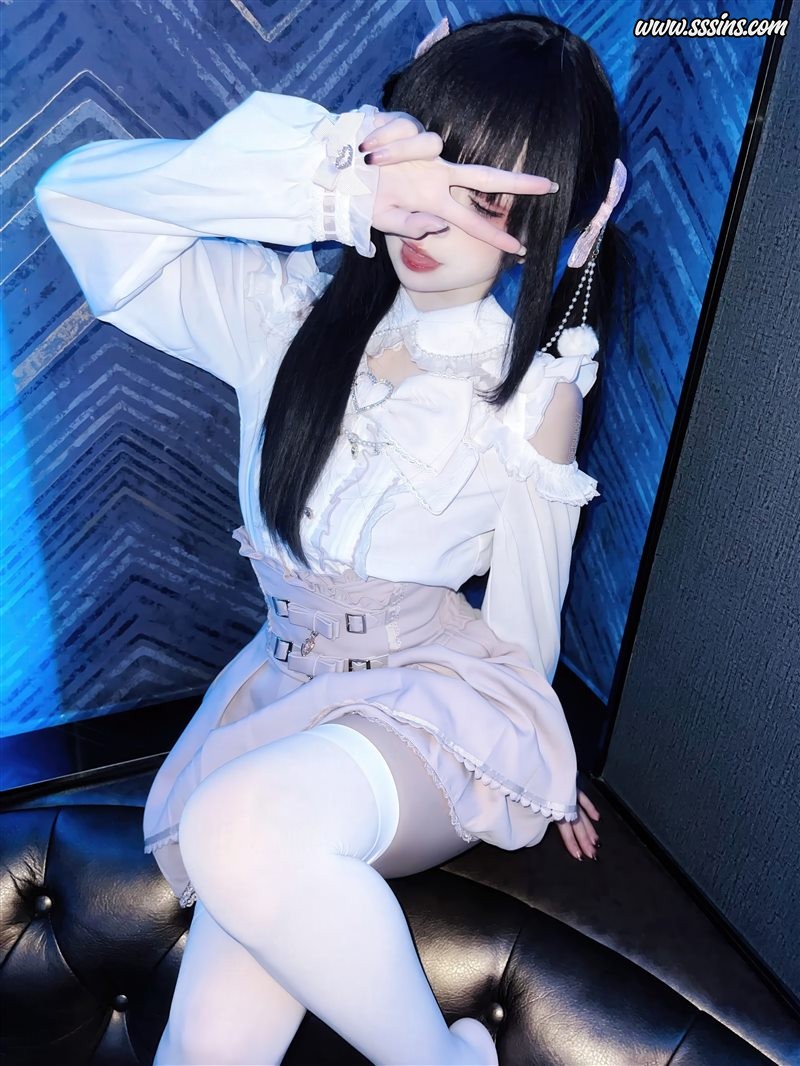 纸悦Etsu_ko – 与地雷系女子的ktv约会 [44P／438.9MB]