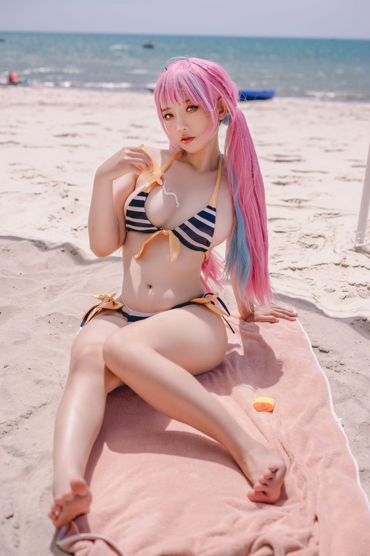 Coser@Messie Huang – Aqua Bikini (35P)
