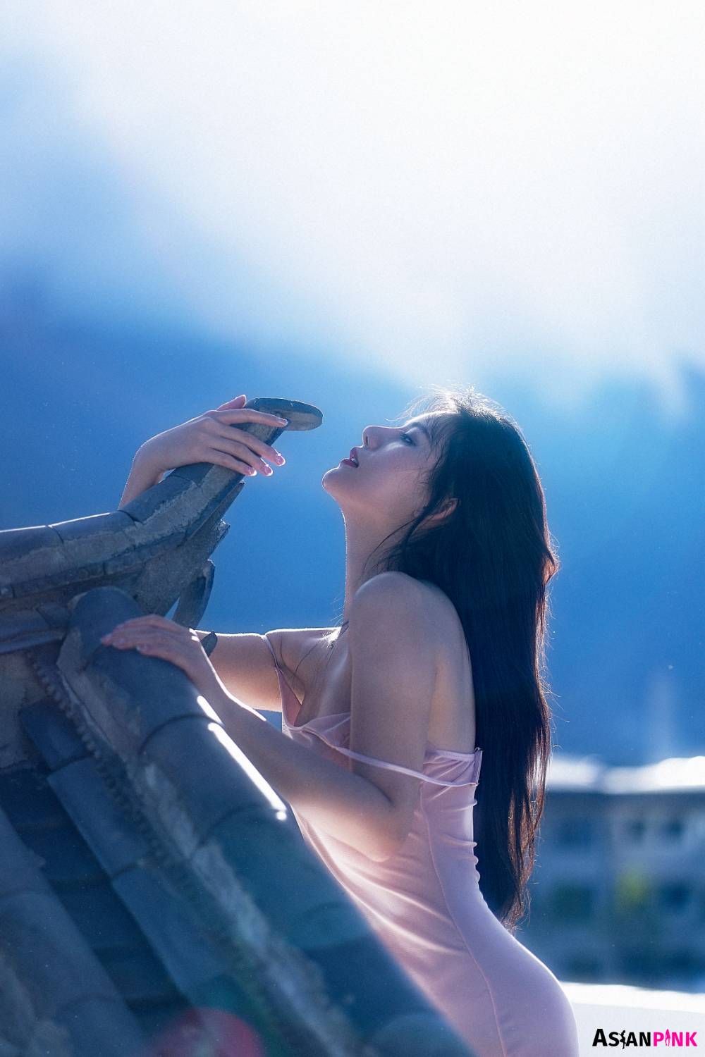 Jiu Shi A Zhu A (就是阿朱啊): The Roof (105 Photos + 1 video)