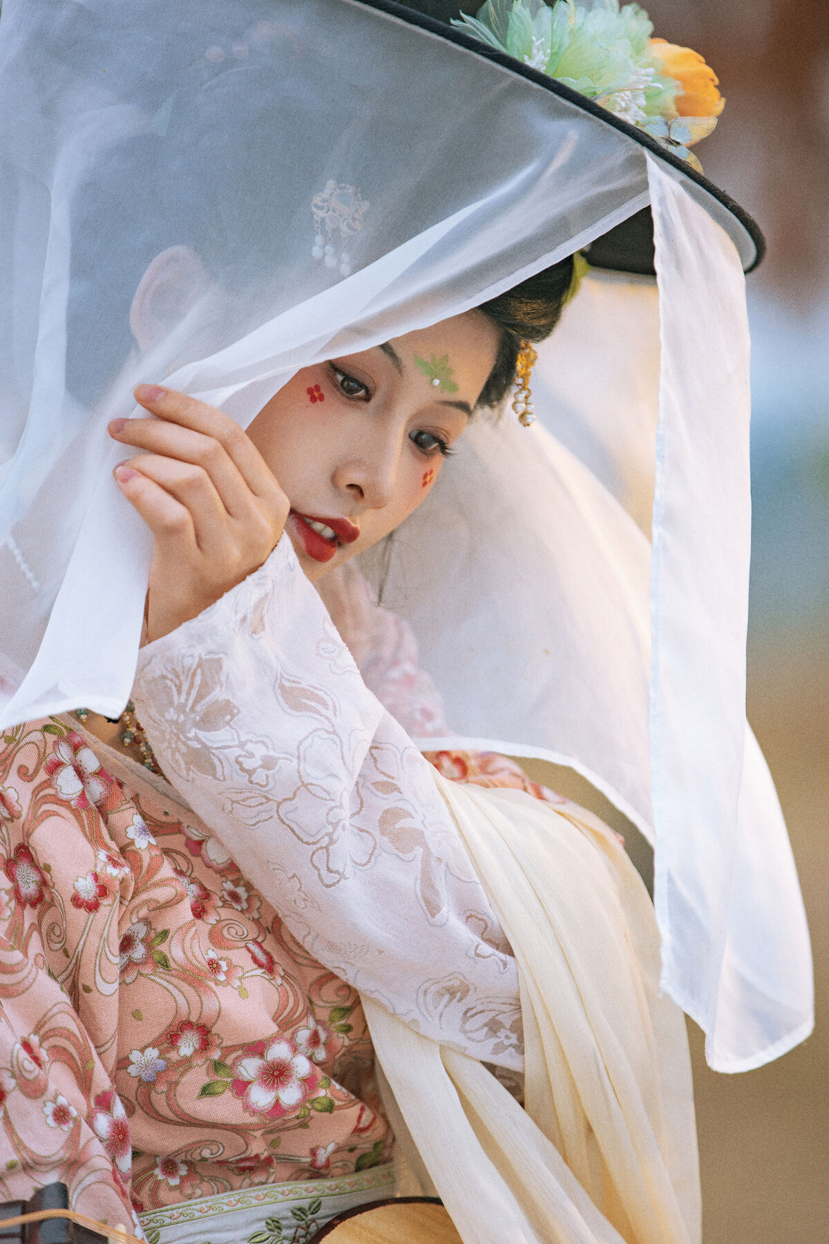 YiTuYu艺图语 Vol.8411 小y今天也很开心 (36P)