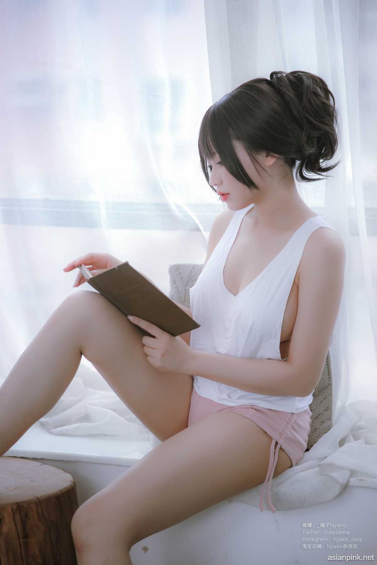Coser@Nyako喵子 – 隣のやばいお姉さん 背心