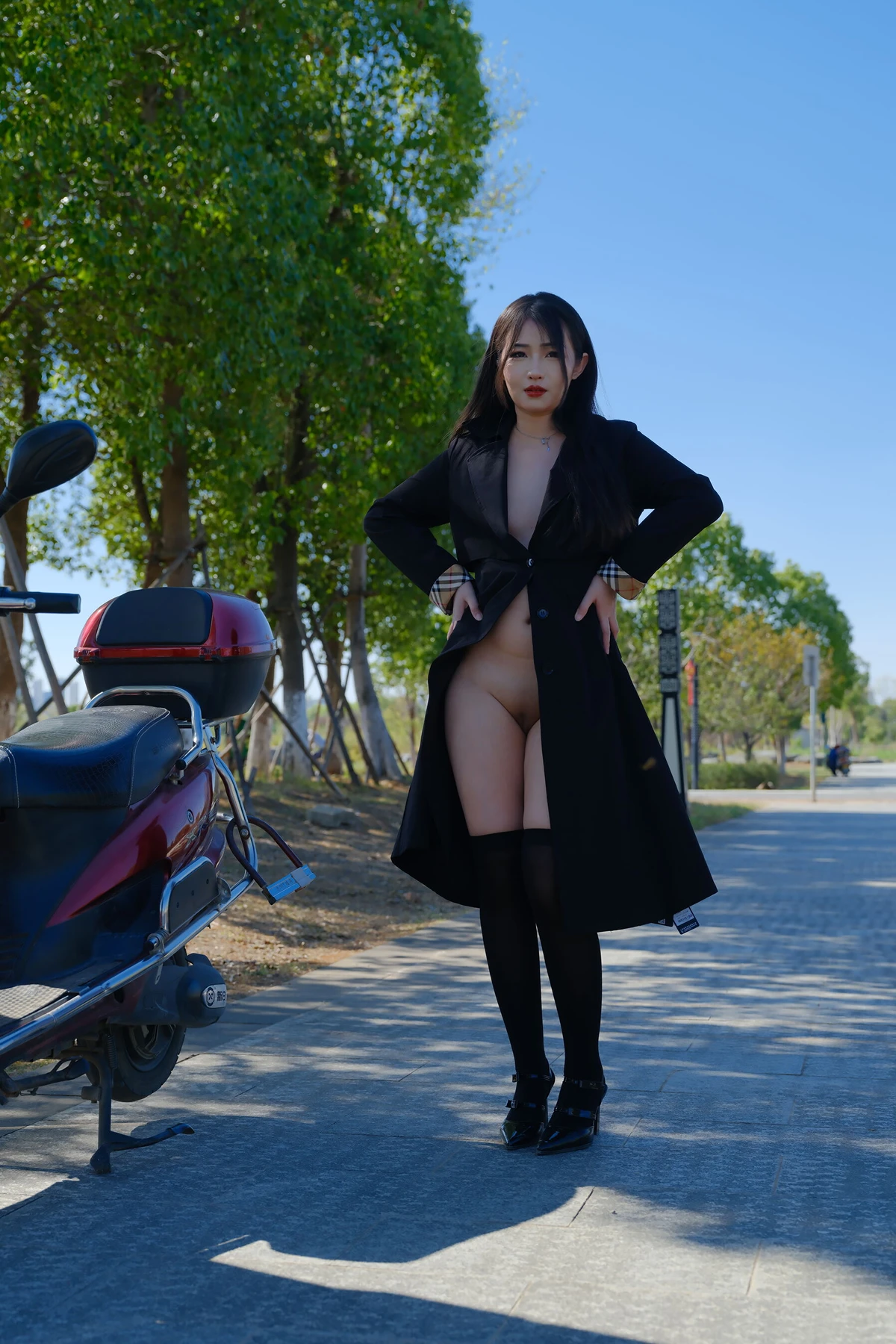小泽 – 黑丝御姐 户外露出 Set.01