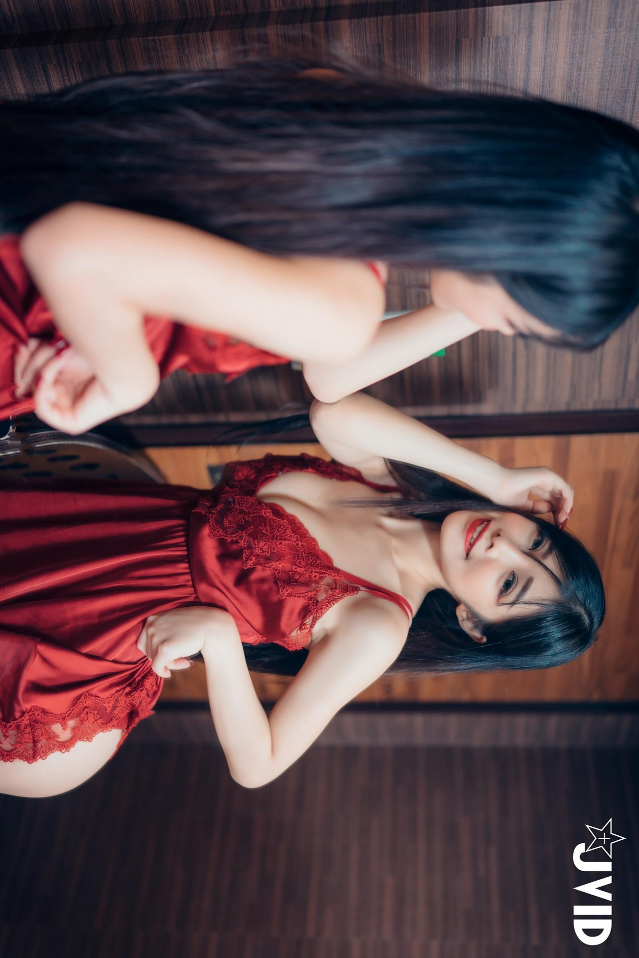 JVID Linda 青春的最后一本写真-琳达校花的红色骚扰 Set.01(26P)