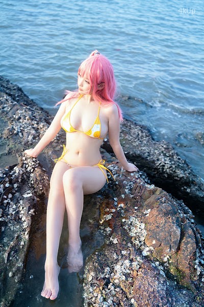 Coser@七七娜娜子 穗香泳衣