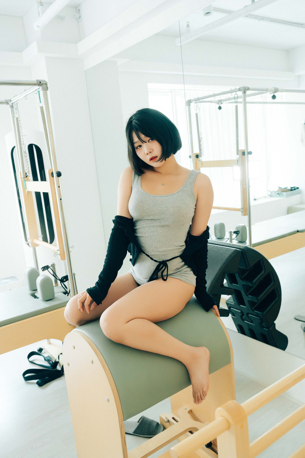 ZIA.Kwon 권지아, Haivia Photobook ‘Oily’ Set.01(50P)