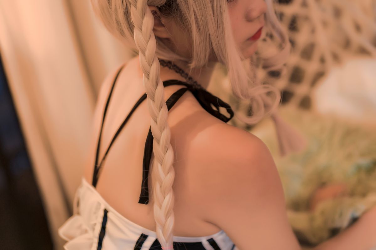 Coser@五更百鬼 – 圣女 吊带黑丝 (61P)