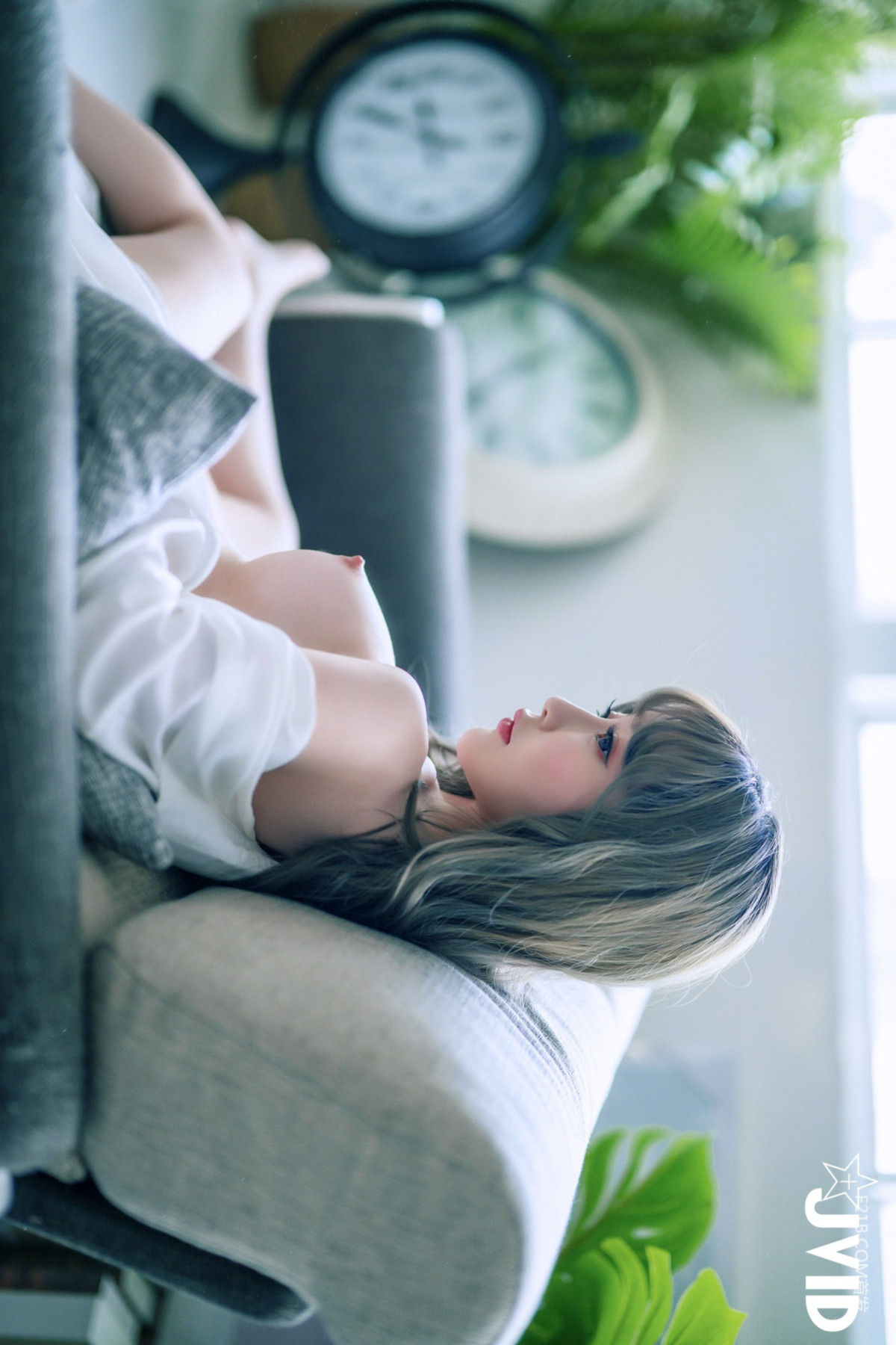 JVID 璃奈醬 – 兄弟一起把玩超美極品充氣娃娃，誤觸開關，一秒變真人 掰超開特寫／想咬一口鮑 Set.02