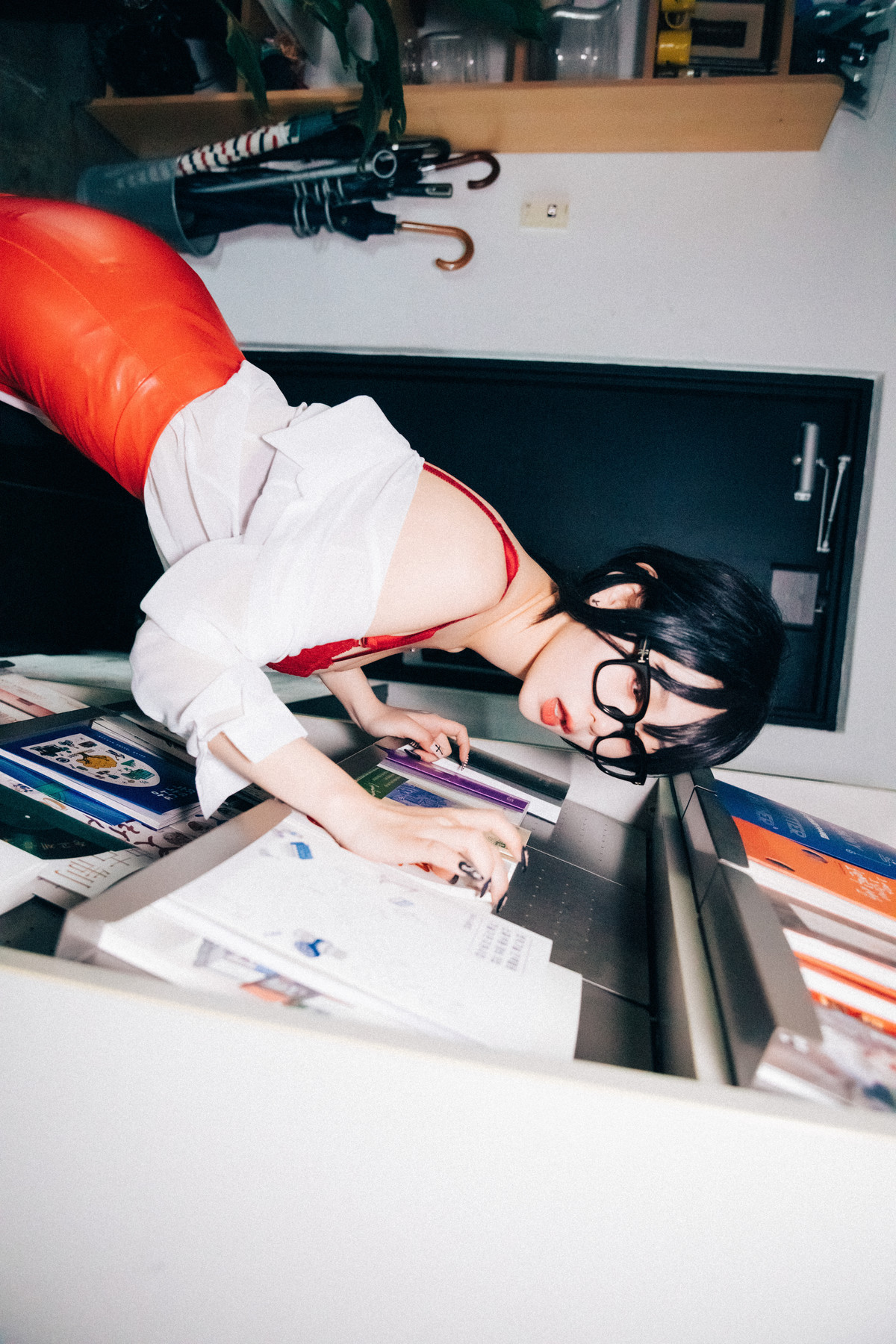 ZIA.Kwon 권지아, Loozy ‘Office Slave’ Set.04(51P)