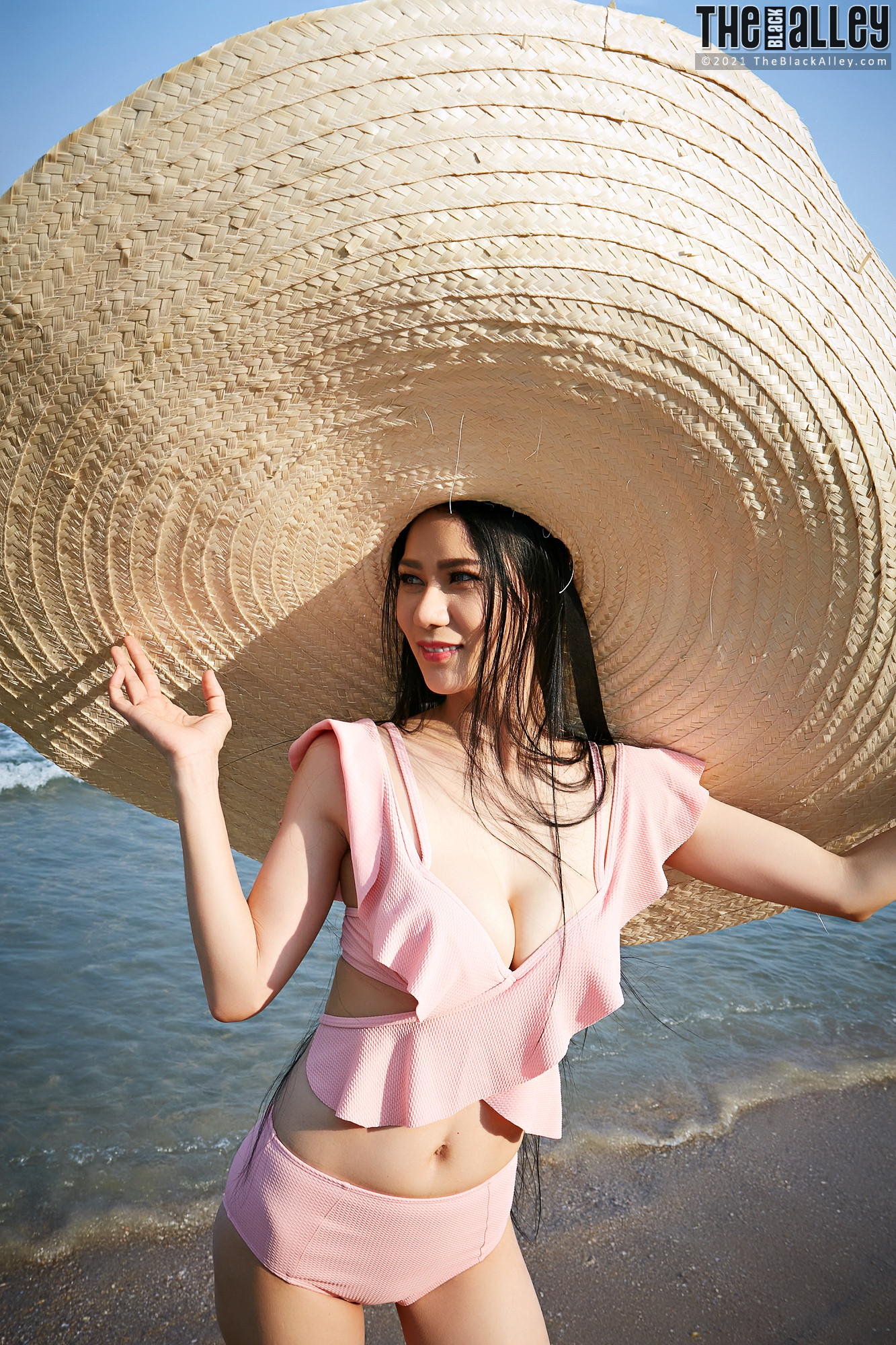 Dahlia The Black Alley Photobook Set.04(90P)