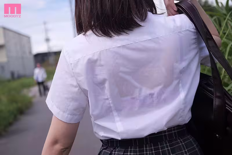 ((動圖)諾米亞(Nomiya)田徑俱樂部成員在長鄉村火車上被汗濕，透明的統一胸罩引起…(24p)